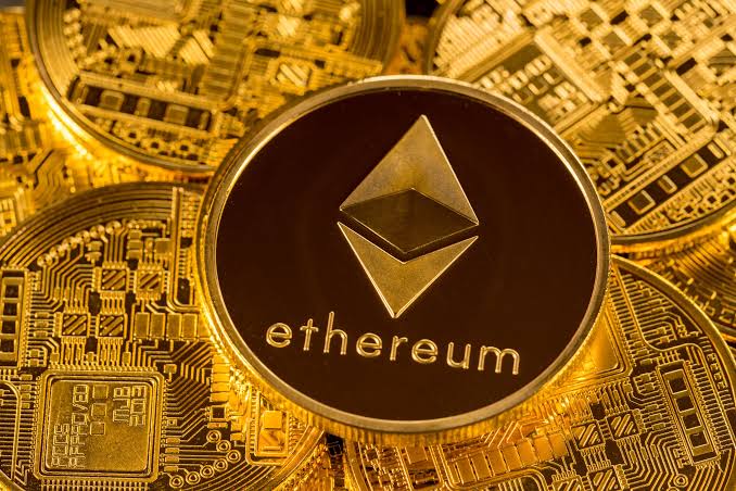 Csökkenő kriptoforgalom és rekordmagas Ethereum staking arány